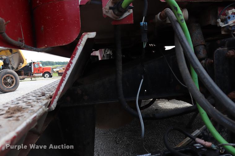 image for item DQ9462 1993 Freightliner FLD semi truck