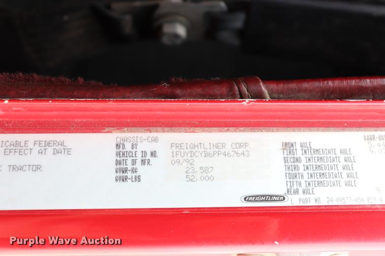 image for item DQ9462 1993 Freightliner FLD semi truck