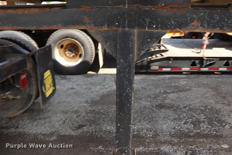 image for item DQ9463 1984 CMC end dump trailer