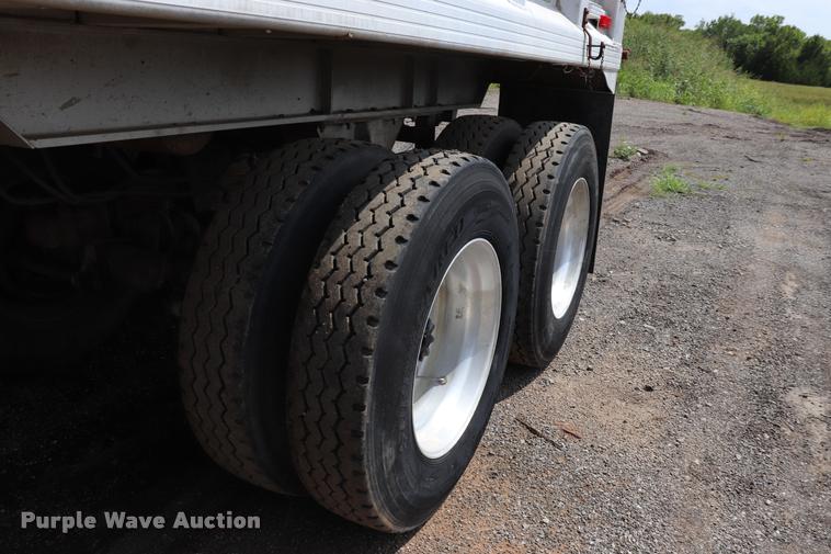 image for item DQ9463 1984 CMC end dump trailer