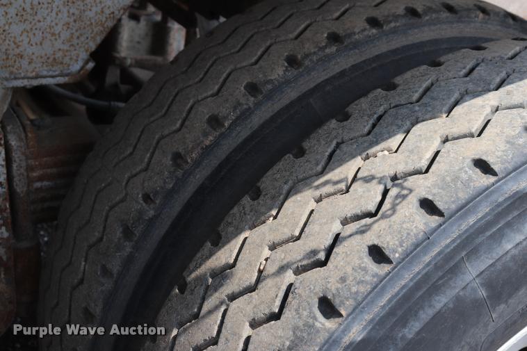 image for item DQ9463 1984 CMC end dump trailer