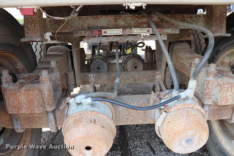 image for item DQ9463 1984 CMC end dump trailer