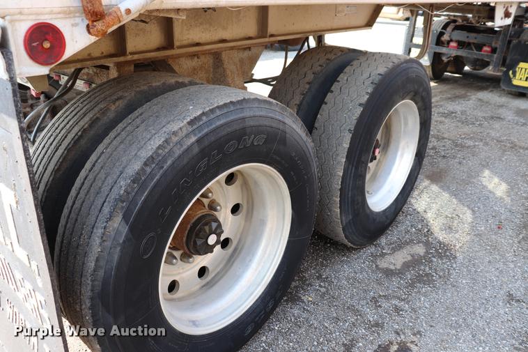 image for item DQ9463 1984 CMC end dump trailer