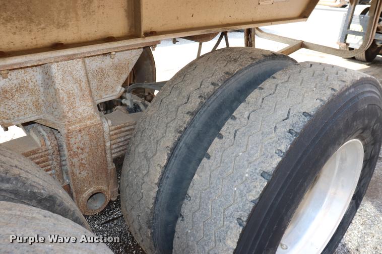 image for item DQ9463 1984 CMC end dump trailer