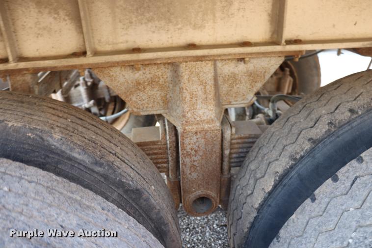 image for item DQ9463 1984 CMC end dump trailer