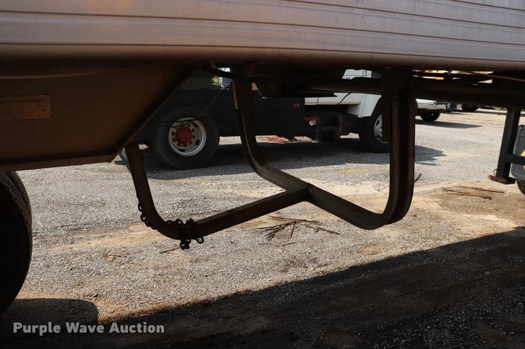 image for item DQ9463 1984 CMC end dump trailer