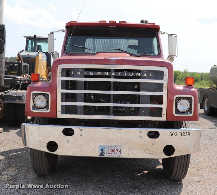 image for item DQ9464 1978 International S250 semi truck