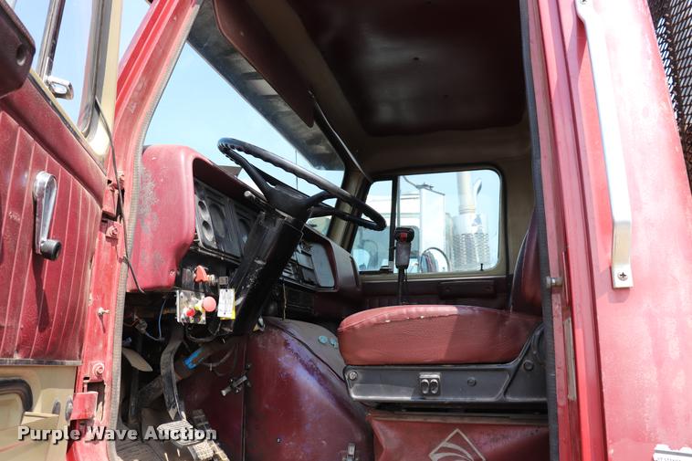 image for item DQ9464 1978 International S250 semi truck