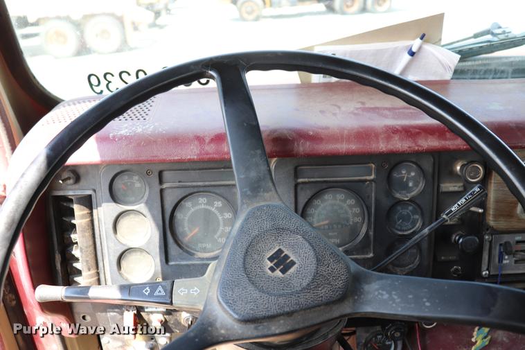 image for item DQ9464 1978 International S250 semi truck