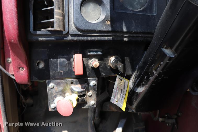 image for item DQ9464 1978 International S250 semi truck