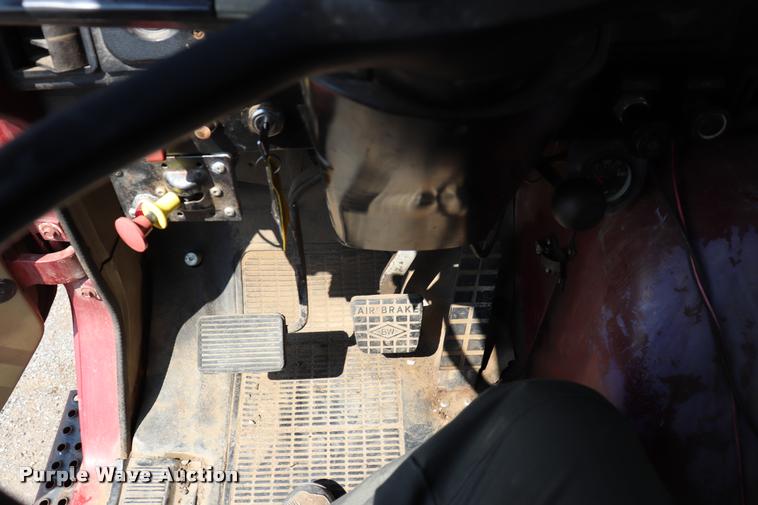 image for item DQ9464 1978 International S250 semi truck