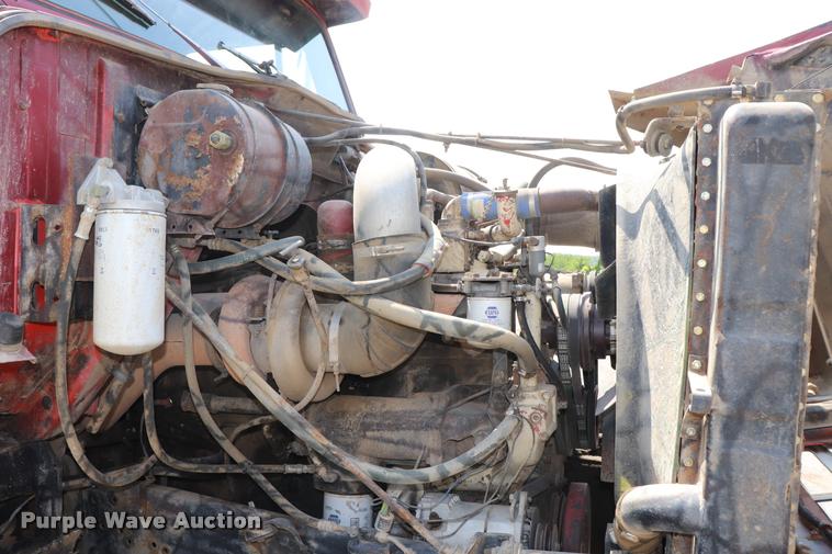 image for item DQ9464 1978 International S250 semi truck