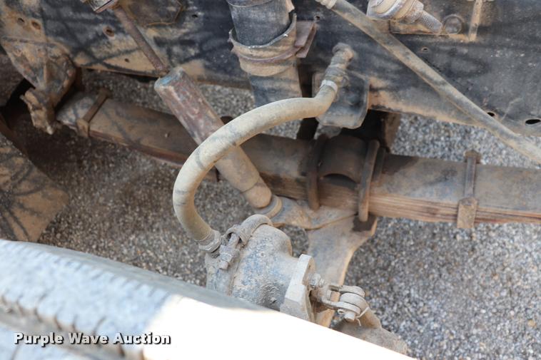 image for item DQ9464 1978 International S250 semi truck