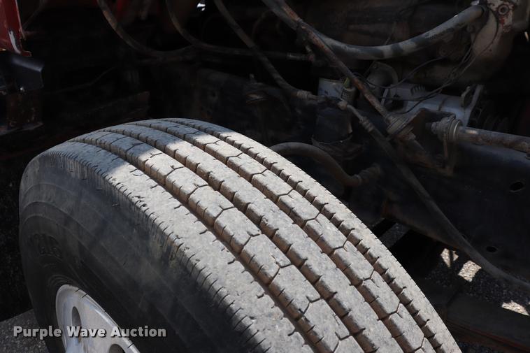 image for item DQ9464 1978 International S250 semi truck