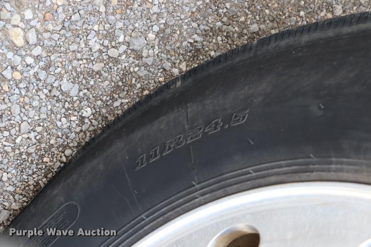 image for item DQ9464 1978 International S250 semi truck