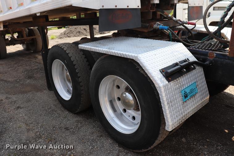 image for item DQ9464 1978 International S250 semi truck