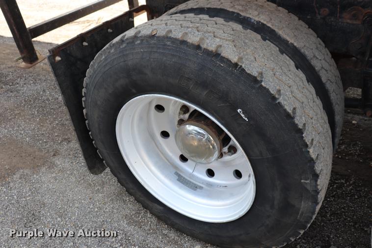 image for item DQ9464 1978 International S250 semi truck