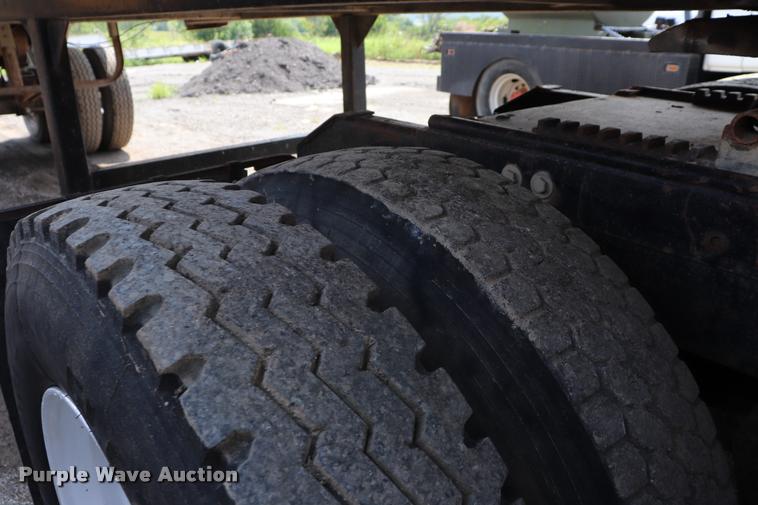 image for item DQ9464 1978 International S250 semi truck