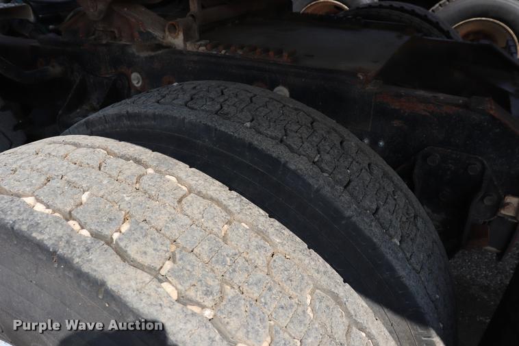 image for item DQ9464 1978 International S250 semi truck