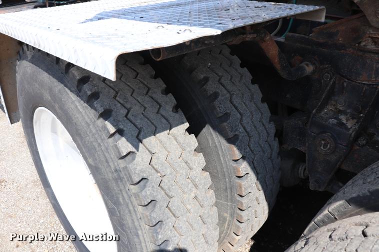 image for item DQ9464 1978 International S250 semi truck