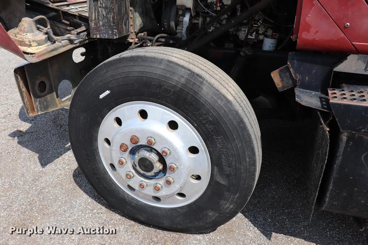 image for item DQ9464 1978 International S250 semi truck