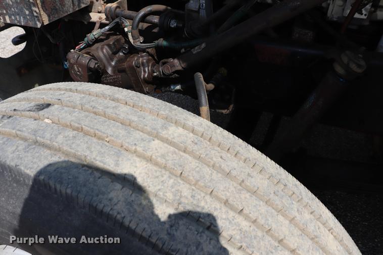 image for item DQ9464 1978 International S250 semi truck