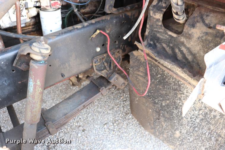 image for item DQ9464 1978 International S250 semi truck