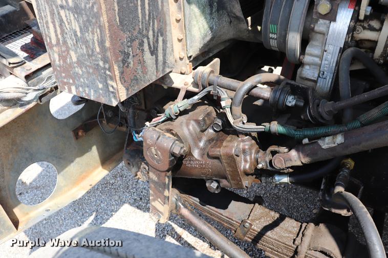 image for item DQ9464 1978 International S250 semi truck