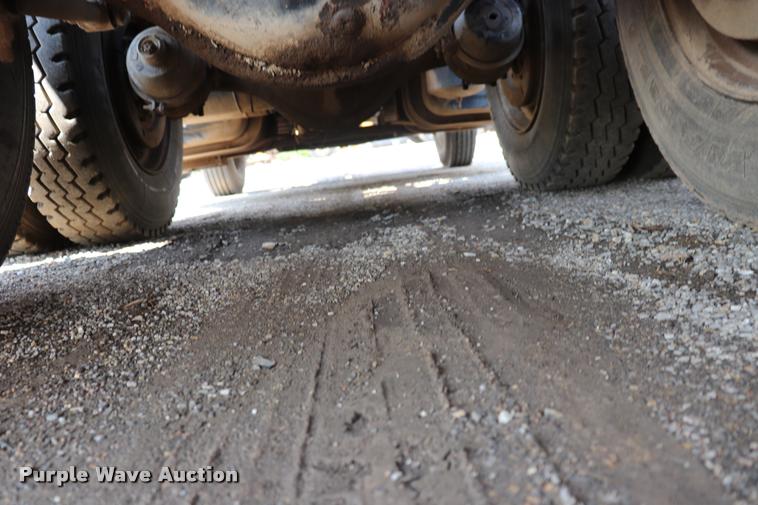 image for item DQ9464 1978 International S250 semi truck