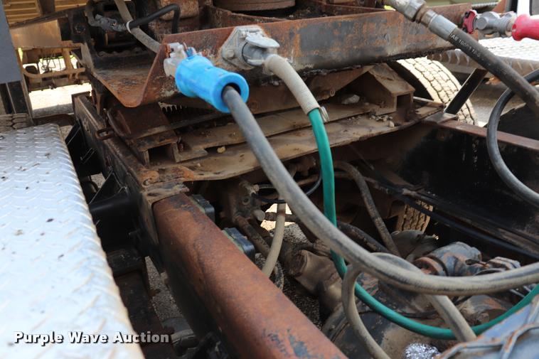 image for item DQ9464 1978 International S250 semi truck