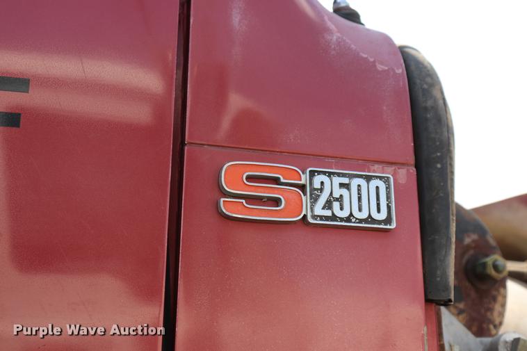 image for item DQ9464 1978 International S250 semi truck