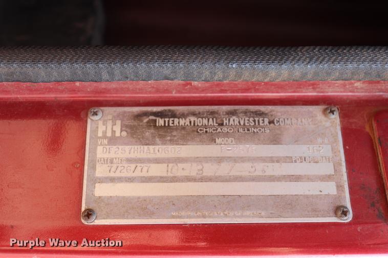 image for item DQ9464 1978 International S250 semi truck