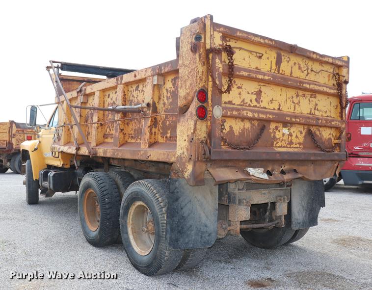 image for item DQ9465 1988 Ford FT900 dump truck