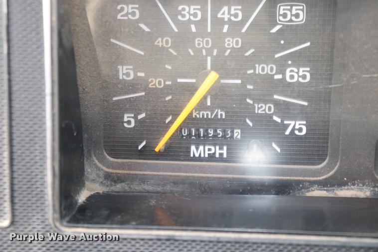 image for item DQ9465 1988 Ford FT900 dump truck