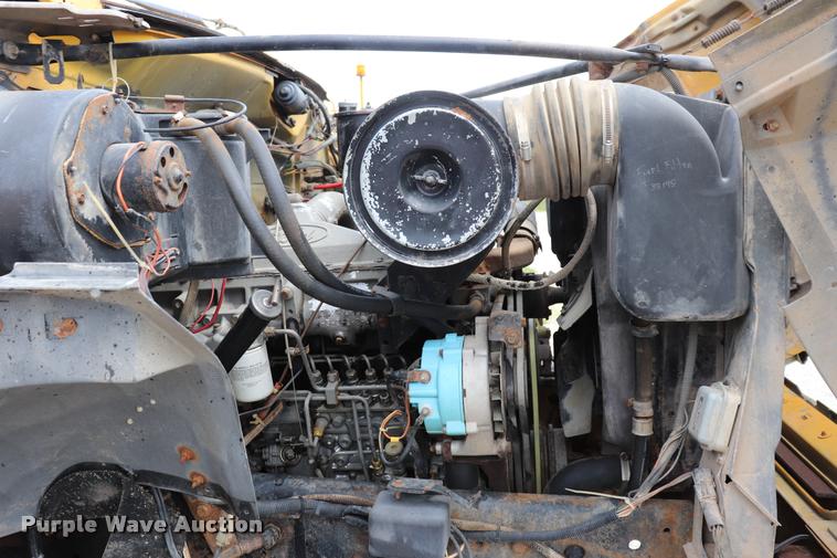 image for item DQ9465 1988 Ford FT900 dump truck