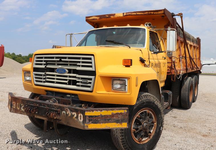 image for item DQ9466 1988 Ford FT900 dump truck