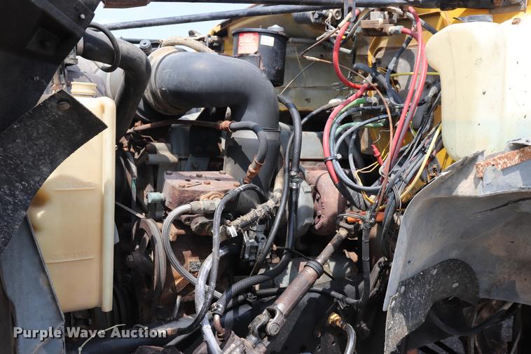 image for item DQ9466 1988 Ford FT900 dump truck