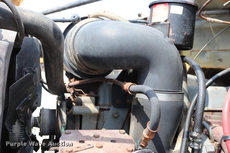 image for item DQ9466 1988 Ford FT900 dump truck