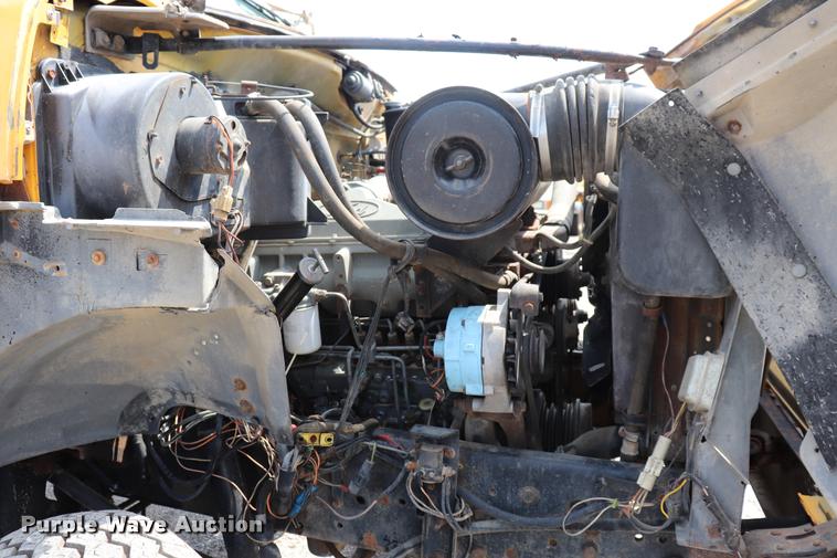 image for item DQ9466 1988 Ford FT900 dump truck