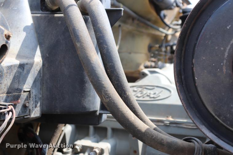 image for item DQ9466 1988 Ford FT900 dump truck