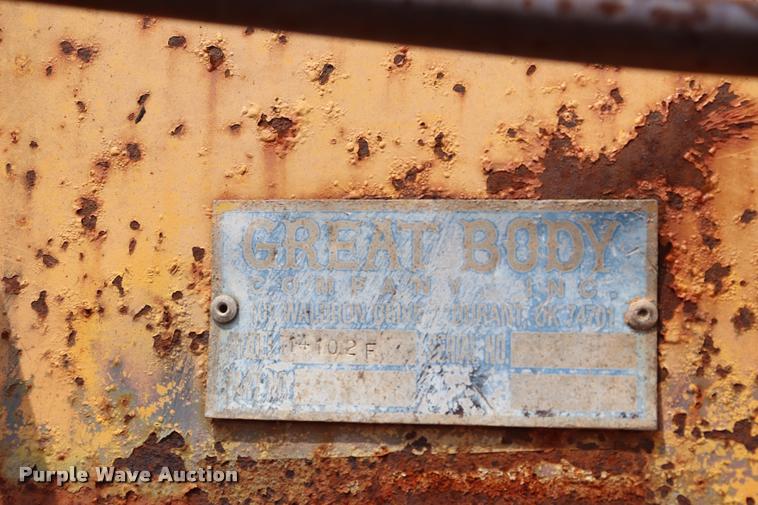 image for item DQ9466 1988 Ford FT900 dump truck