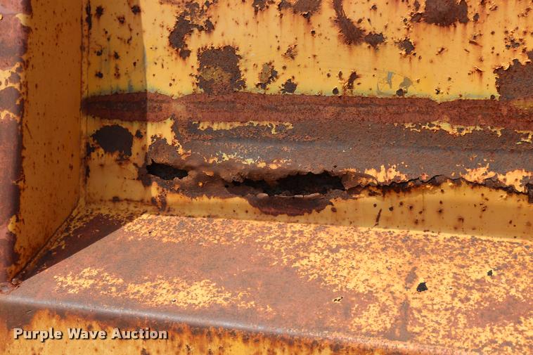 image for item DQ9466 1988 Ford FT900 dump truck