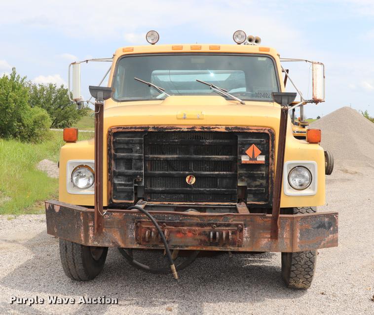 image for item DQ9467 1988 International 1754 dump truck