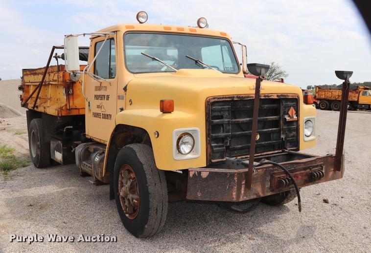 image for item DQ9467 1988 International 1754 dump truck