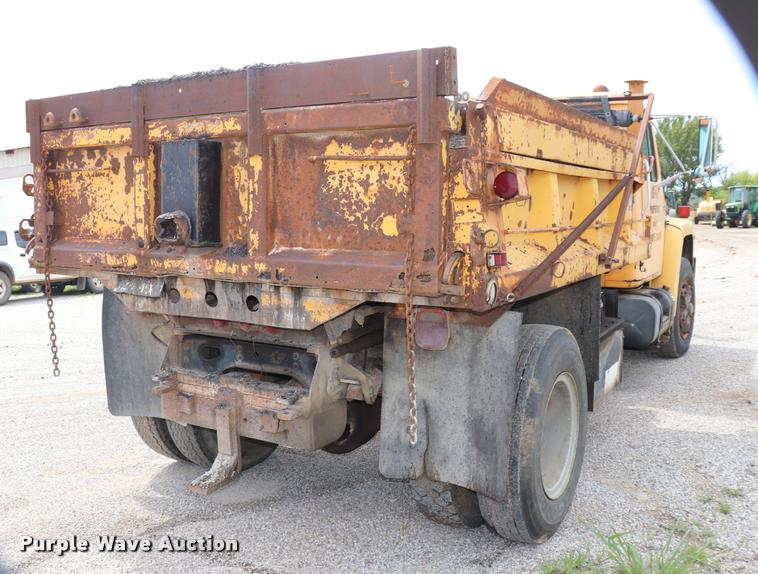 image for item DQ9467 1988 International 1754 dump truck