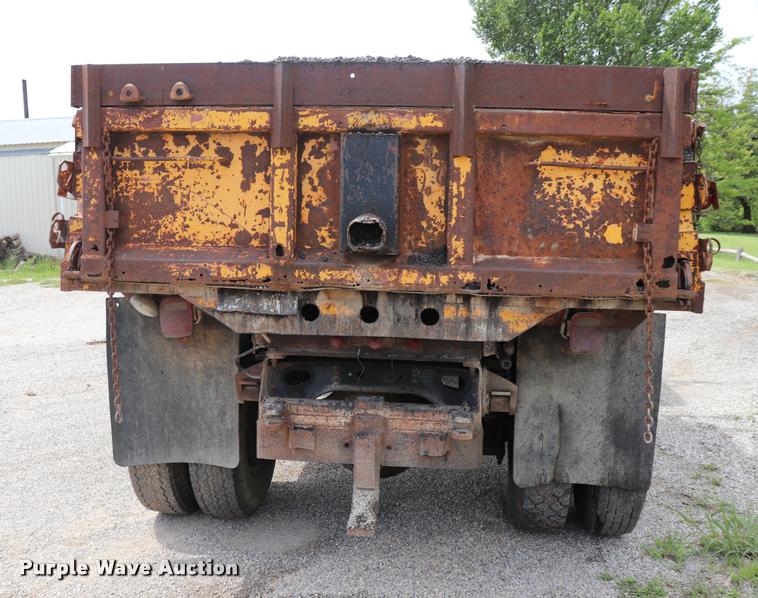 image for item DQ9467 1988 International 1754 dump truck