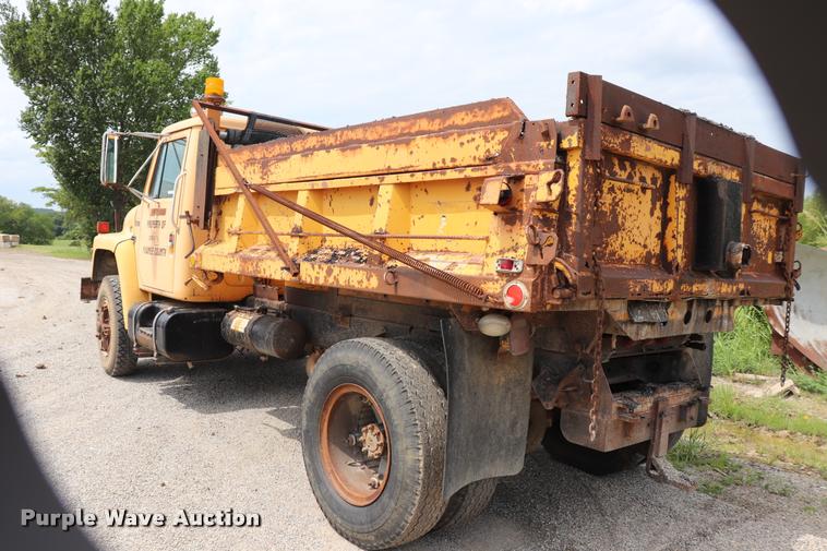 image for item DQ9467 1988 International 1754 dump truck