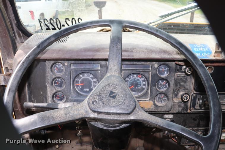 image for item DQ9467 1988 International 1754 dump truck