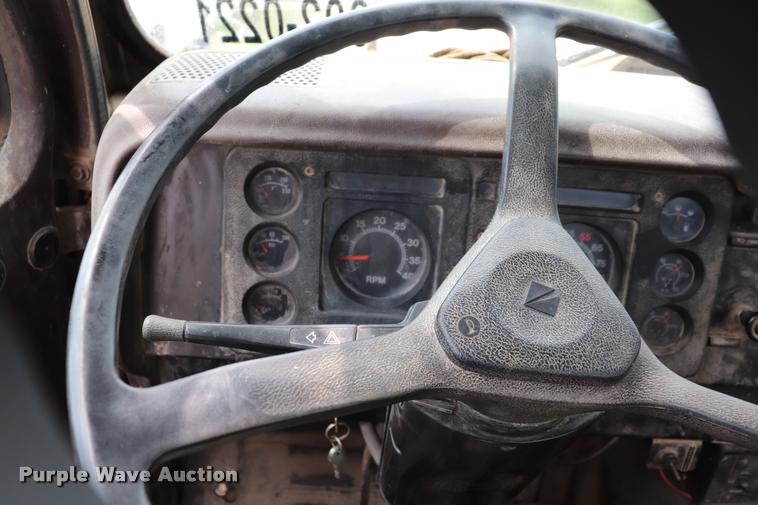 image for item DQ9467 1988 International 1754 dump truck