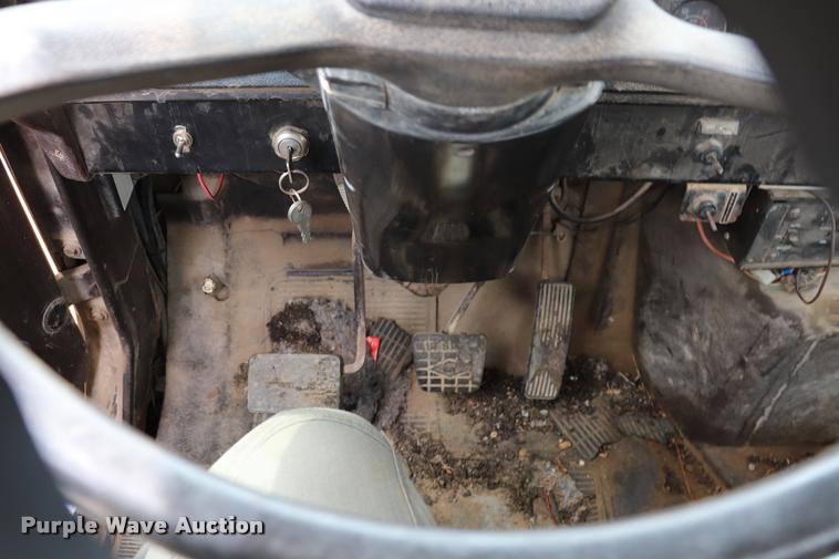 image for item DQ9467 1988 International 1754 dump truck